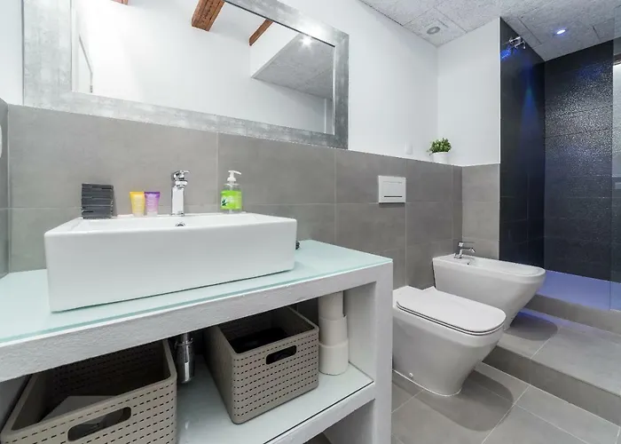Florit Flats - Cathedral Luxury Terrace Flat 2br 2ba Ac Wifi *